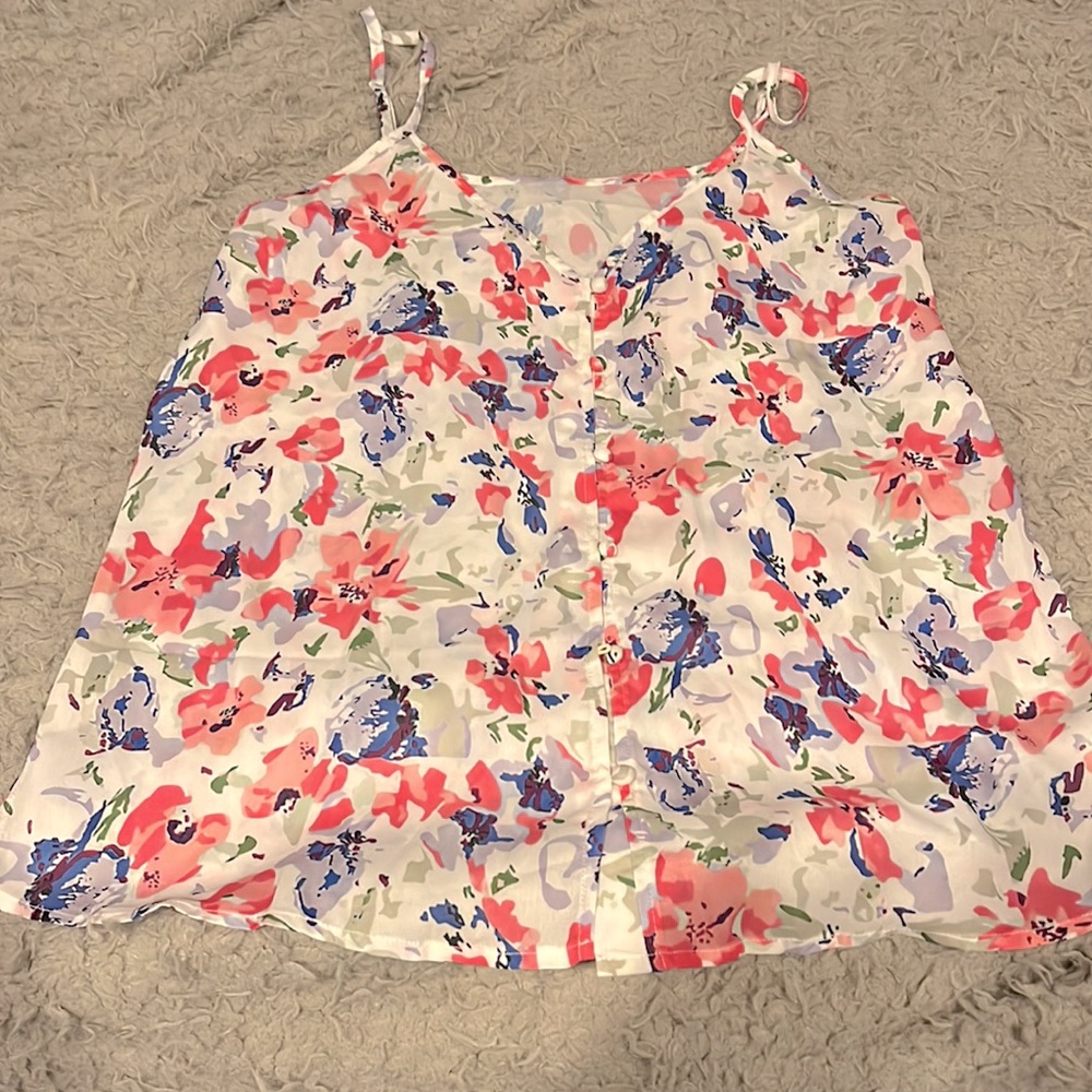 Woman’s floral tank top
